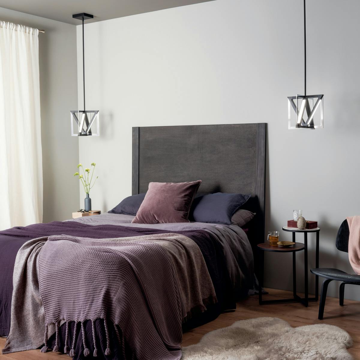 Bedroom featuring Axis 84083